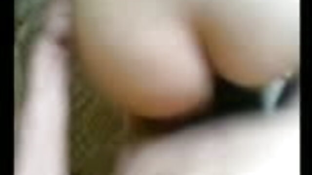 जकूज़ी सेक्स की मूवी हिंदी में में परिपक्व श्यामला एक आदमी को एक blowjob देता है
