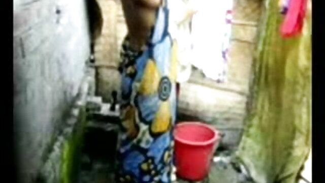 सौंदर्य ने उसके bf सेक्सी मूवी हिंदी पैर फैला दिए