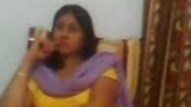 जवान लड़की को कैमरे के सामने दोस्त के सेक्सी हिंदी मूवी में साथ चुदाई का शौक नहीं था