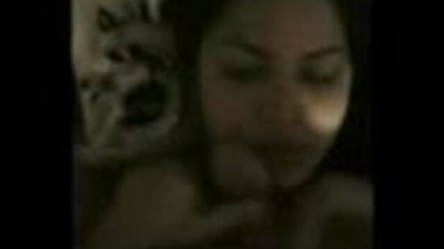 ब्रुनेट्स सेक्स करने वाले फर्श पर तेल लगाते हिंदी मूवी सेक्स मूवी हैं