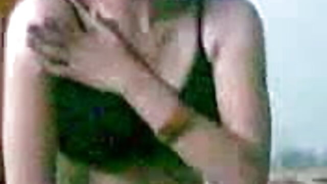 सुंदर हिंदी सेक्सी मूवी वीडियो गोरा घर पर हस्तमैथुन करता है