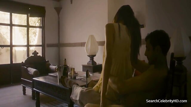 दो विवाहित जोड़े हिंदी में सेक्सी पिक्चर मूवी पार्टनर स्विच करते हैं