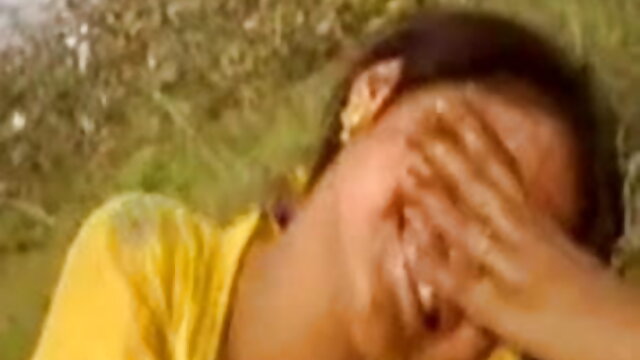 एक प्रेमिका का एक कृत्रिम सदस्य जूते में एक श्यामला की वीडियो हिंदी मूवी सेक्सी छाती में घुस गया