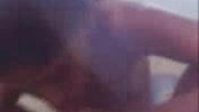 शरारती लड़की एक dildo के साथ हस्तमैथुन से हिन्दी सेक्सी मूवी cums